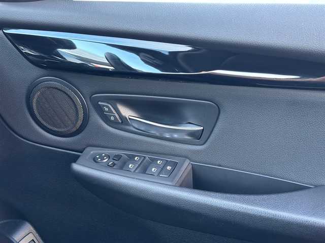 ＢＭＷ ２１８ｄ クロスカントリー 山梨県 2017(平29)年 4.6万km インペリアル・ブルー・ブリリアント・エフェクト 特別仕様車/4WD /ACC /黒革 /フルセグ /PDC/Ａアクティブセーフティ/インテリジェントＳ/コンフォートＡ/純正ＨＤＤナビ/Ｂカメラ/ＢＴ/ＣＤ/ＤＶＤ/ＡＣＣ/ＬＫＡ/シートＨ/ミラー型ＥＴＣ/パドルＳ/Ｐバックドア/フィルム/スペアキー