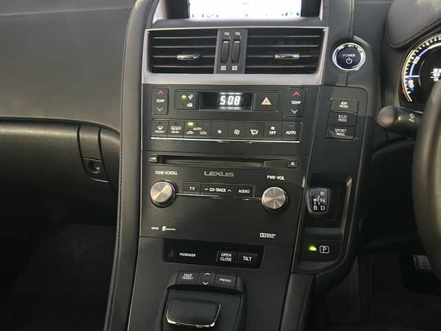 レクサス ＨＳ 250h バージョンI 徳島県 2014(平26)年 8.4万km ブラックオパールマイカ 純正メモリナビ/（Bluetooth/フルセグ/CD/DVD/AM/FM/HDD/USB/AUX）/バックカメラ/フロントカメラ/黒革シート/シートヒーター（D+N席）/シートベンチレーション（D+N席）/パワーシート（D+N席）/D席メモリー機能付き/クルーズコントロール/クリアランスソナー/電動リアサンシェード/LEDヘッドライト/オートライト/ビルトインETC/純正AW/純正フロアマット/プッシュスタート/スマートキー/スペアキー/カードキー/取扱説明書/保証書/記録簿
