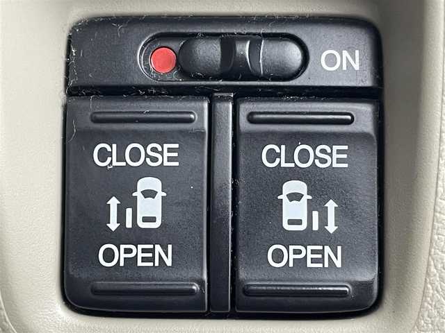 ホンダ Ｎ ＢＯＸ G Lパッケージ 群馬県 2016(平28)年 5.6万km プレミアムディープモカパール 衝突軽減ブレーキ　純正７インチナビ　バックカメラ　両側パワースライドドア　ＨＩＤオートライト　ベンチシート　純正１４インチＡＷ　ステアリングリモコン　カーテンエアバッグ　アイドリングストップ　禁煙車