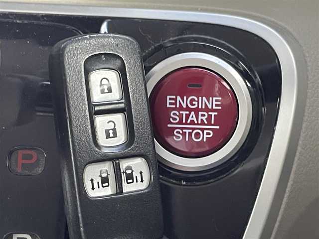 ホンダ Ｎ ＢＯＸ G Lパッケージ 群馬県 2016(平28)年 5.6万km プレミアムディープモカパール 衝突軽減ブレーキ　純正７インチナビ　バックカメラ　両側パワースライドドア　ＨＩＤオートライト　ベンチシート　純正１４インチＡＷ　ステアリングリモコン　カーテンエアバッグ　アイドリングストップ　禁煙車