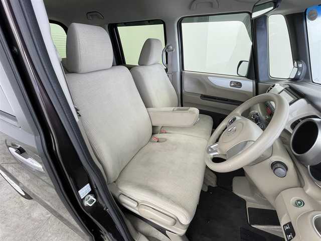 ホンダ Ｎ ＢＯＸ G Lパッケージ 群馬県 2016(平28)年 5.6万km プレミアムディープモカパール 衝突軽減ブレーキ　純正７インチナビ　バックカメラ　両側パワースライドドア　ＨＩＤオートライト　ベンチシート　純正１４インチＡＷ　ステアリングリモコン　カーテンエアバッグ　アイドリングストップ　禁煙車