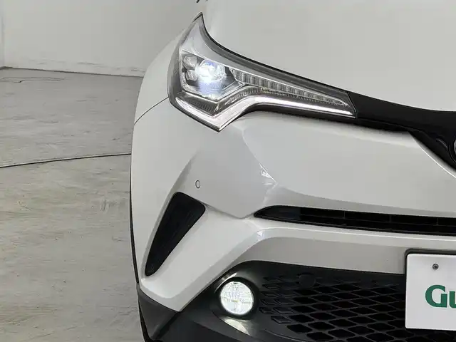 トヨタ Ｃ－ＨＲ G LEDエディション 福岡県 2018(平30)年 6.4万km ブラック/ホワイトパールクリスタルシャイン 2トーン 純正９型ナビ　/バックカメラ　/ビルトインＥＴＣ　/前後ドラレコ　/レーダークルーズコントロール　/コーナーセンサー　/衝突被害軽減ブレーキ　/レーンキープ　/ＢＳＭ　/ハーフレザー　/シートヒーター　/純正１８インチＡＷ　/ＬＥＤヘッドライト