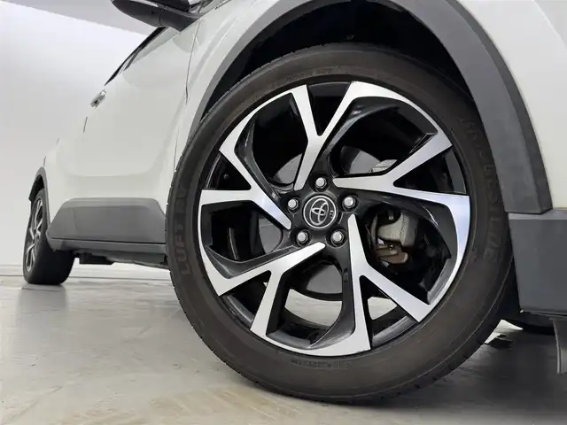 トヨタ Ｃ－ＨＲ G LEDエディション 福岡県 2018(平30)年 6.4万km ブラック/ホワイトパールクリスタルシャイン 2トーン 純正９型ナビ　/バックカメラ　/ビルトインＥＴＣ　/前後ドラレコ　/レーダークルーズコントロール　/コーナーセンサー　/衝突被害軽減ブレーキ　/レーンキープ　/ＢＳＭ　/ハーフレザー　/シートヒーター　/純正１８インチＡＷ　/ＬＥＤヘッドライト