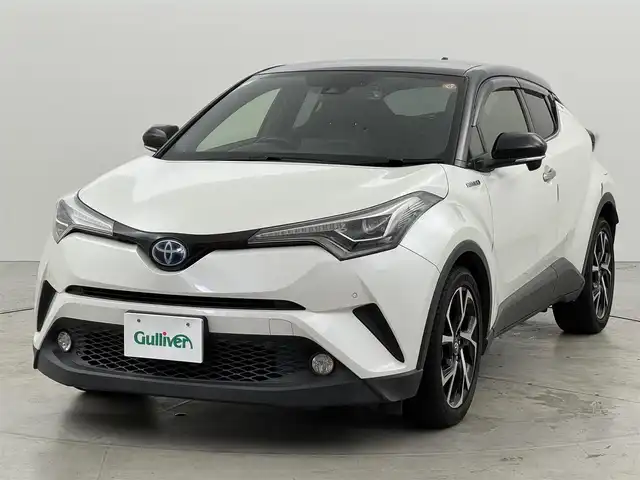 トヨタ Ｃ－ＨＲ G LEDエディション 福岡県 2018(平30)年 6.4万km ブラック/ホワイトパールクリスタルシャイン 2トーン 純正９型ナビ　/バックカメラ　/ビルトインＥＴＣ　/前後ドラレコ　/レーダークルーズコントロール　/コーナーセンサー　/衝突被害軽減ブレーキ　/レーンキープ　/ＢＳＭ　/ハーフレザー　/シートヒーター　/純正１８インチＡＷ　/ＬＥＤヘッドライト