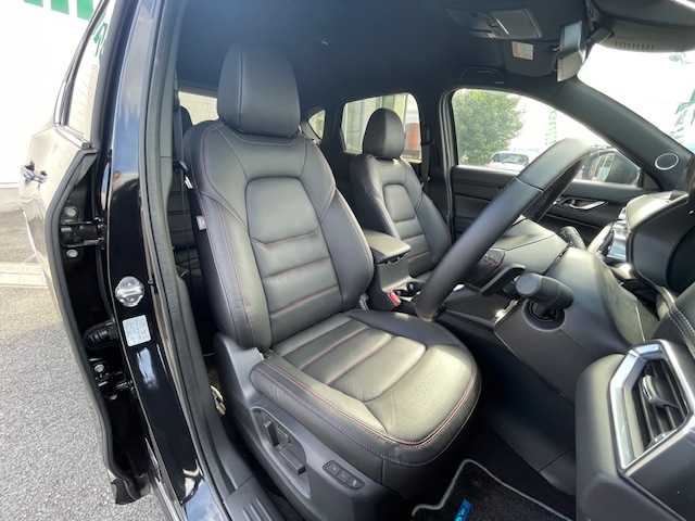マツダ ＣＸ－５ XD スポーツアピアランス 静岡県 2024(令6)年 0.9万km ジェットブラックマイカ ●純正ディスプレイオーディオ/(フルセグ/Bluetooth/ApplecarPlay/AndroidAuto)/●合皮シート/●前席パワーシート/●全席シートヒーター/●前席エアシート/●全方位カメラ/●マツダライダークルーズコントロール/●ブラインドスポットモニター/●衝突被害軽減システム/●レーンキープアシスト/●前後コーナーセンサー/●電動パーキングブレーキ/●オートブレーキホールド/●LEDヘッドライト/●オートライト/●革巻きステアリング/●ステアリングスイッチ/●ステアリングヒーター/●電動リアゲート/●ヘッドアップディスプレイ/●パドルシフト/●置くだけ充電/●BOSEサウンドシステム/●スマートキー/●プッシュスタート/●純正フロアマット/●純正19インチアルミホイール/●W＋サイド＋カーテンSRS＋ABS/●保証書/●取扱説明書