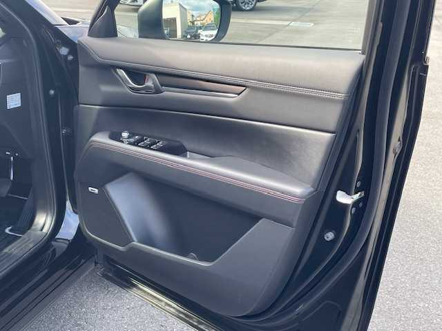 マツダ ＣＸ－５ XD スポーツアピアランス 静岡県 2024(令6)年 0.9万km ジェットブラックマイカ ●純正ディスプレイオーディオ/(フルセグ/Bluetooth/ApplecarPlay/AndroidAuto)/●合皮シート/●前席パワーシート/●全席シートヒーター/●前席エアシート/●全方位カメラ/●マツダライダークルーズコントロール/●ブラインドスポットモニター/●衝突被害軽減システム/●レーンキープアシスト/●前後コーナーセンサー/●電動パーキングブレーキ/●オートブレーキホールド/●LEDヘッドライト/●オートライト/●革巻きステアリング/●ステアリングスイッチ/●ステアリングヒーター/●電動リアゲート/●ヘッドアップディスプレイ/●パドルシフト/●置くだけ充電/●BOSEサウンドシステム/●スマートキー/●プッシュスタート/●純正フロアマット/●純正19インチアルミホイール/●W＋サイド＋カーテンSRS＋ABS/●保証書/●取扱説明書