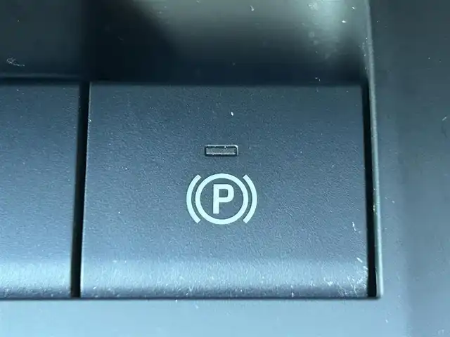 トヨタ ハリアー ハイブリッド Z 岡山県 2020(令2)年 9.5万km プレシャスブラックパール 登録時走行距離94349km/純正12.3インチナビ/フルセグTV（AM.FM.TV.BT.Miracast）/バックカメラ/デジタルインナーミラー/ブラインドスポットモニター/ビルドインETC2.0/レーダークルーズコントロール/レーンディパーチャーアラート/クリアランスソナー/プリクラッシュセーフティ/横滑り防止装置/電動リアゲート/オートライト/オートマチックハイビーム/D席パワーシート/ハーフレザーシート/純正19インチAW/純正フロアマット