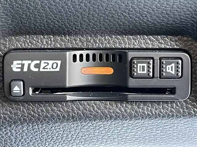 ホンダ ヴェゼル ハイブリッド e:HEV Z 兵庫県 2023(令5)年 1.7万km プラチナホワイトパール 純正ナビ付ディスプレイオーディオ/フルセグTV/Bluetoothオーディオ/ApplePlay/アンドロイドオート/バックカメラ/ステアリングリモコン/クルーズコントロール（追従あり）/パドルシフト/パワーバックドア/シートヒーター/ETC2.0/LEDヘッドライト