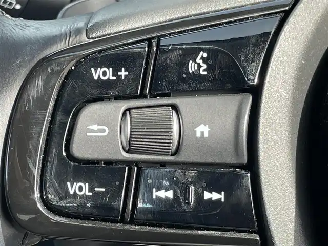 ホンダ ヴェゼル ハイブリッド e:HEV Z 兵庫県 2023(令5)年 1.7万km プラチナホワイトパール 純正ナビ付ディスプレイオーディオ/フルセグTV/Bluetoothオーディオ/ApplePlay/アンドロイドオート/バックカメラ/ステアリングリモコン/クルーズコントロール（追従あり）/パドルシフト/パワーバックドア/シートヒーター/ETC2.0/LEDヘッドライト