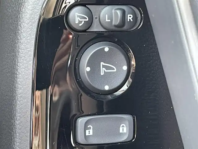 ホンダ ヴェゼル ハイブリッド e:HEV Z 兵庫県 2023(令5)年 1.7万km プラチナホワイトパール 純正ナビ付ディスプレイオーディオ/フルセグTV/Bluetoothオーディオ/ApplePlay/アンドロイドオート/バックカメラ/ステアリングリモコン/クルーズコントロール（追従あり）/パドルシフト/パワーバックドア/シートヒーター/ETC2.0/LEDヘッドライト