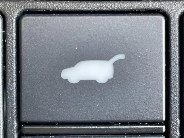 ホンダ ヴェゼル ハイブリッド e:HEV Z 兵庫県 2023(令5)年 1.7万km プラチナホワイトパール 純正ナビ付ディスプレイオーディオ/フルセグTV/Bluetoothオーディオ/ApplePlay/アンドロイドオート/バックカメラ/ステアリングリモコン/クルーズコントロール（追従あり）/パドルシフト/パワーバックドア/シートヒーター/ETC2.0/LEDヘッドライト