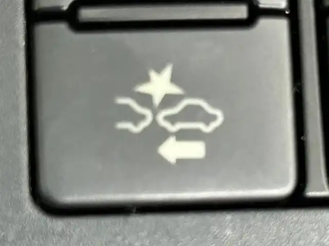 トヨタ シエンタ G クエロ 道央・札幌 2020(令2)年 3.3万km ヴィンテージブラウンパールクリスタルシャイン/ホワイトパールクリスタルシャイン ・４WD/・純正SDナビ（NSZT-Y68T)/　CD/DVD/SD/BT/フルセグ/・全方位カメラ/・純正ドライブレコーダー前後（TZ-D205W）/・純正ビルトインETC/・両側パワースライドドア/・デジタルインナーミラー/・プリクラッシュセーフティ/・レーンキープアシスト/・横滑り防止装置/・パーキングサポートブレーキ/・オートマチックハイビーム/・オートリトラクラブルミラー/・ハーフレザーシート/・D+N席シートヒーター/・ステアリングヒーター/・LEDヘッドライト/・フロントフォグライト/・オートライト/・純正フロアマット/・スマートキー/・プッシュスタート/・純正15インチAW/・電格ウインカーミラー/・保証書/・取扱説明書