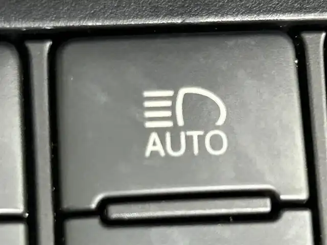 トヨタ シエンタ G クエロ 道央・札幌 2020(令2)年 3.3万km ヴィンテージブラウンパールクリスタルシャイン/ホワイトパールクリスタルシャイン ・４WD/・純正SDナビ（NSZT-Y68T)/　CD/DVD/SD/BT/フルセグ/・全方位カメラ/・純正ドライブレコーダー前後（TZ-D205W）/・純正ビルトインETC/・両側パワースライドドア/・デジタルインナーミラー/・プリクラッシュセーフティ/・レーンキープアシスト/・横滑り防止装置/・パーキングサポートブレーキ/・オートマチックハイビーム/・オートリトラクラブルミラー/・ハーフレザーシート/・D+N席シートヒーター/・ステアリングヒーター/・LEDヘッドライト/・フロントフォグライト/・オートライト/・純正フロアマット/・スマートキー/・プッシュスタート/・純正15インチAW/・電格ウインカーミラー/・保証書/・取扱説明書