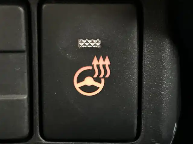 トヨタ シエンタ G クエロ 道央・札幌 2020(令2)年 3.3万km ヴィンテージブラウンパールクリスタルシャイン/ホワイトパールクリスタルシャイン ・４WD/・純正SDナビ（NSZT-Y68T)/　CD/DVD/SD/BT/フルセグ/・全方位カメラ/・純正ドライブレコーダー前後（TZ-D205W）/・純正ビルトインETC/・両側パワースライドドア/・デジタルインナーミラー/・プリクラッシュセーフティ/・レーンキープアシスト/・横滑り防止装置/・パーキングサポートブレーキ/・オートマチックハイビーム/・オートリトラクラブルミラー/・ハーフレザーシート/・D+N席シートヒーター/・ステアリングヒーター/・LEDヘッドライト/・フロントフォグライト/・オートライト/・純正フロアマット/・スマートキー/・プッシュスタート/・純正15インチAW/・電格ウインカーミラー/・保証書/・取扱説明書