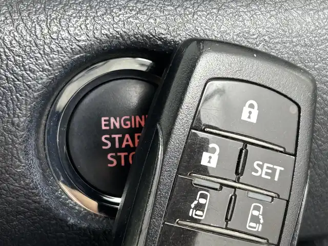 トヨタ シエンタ G クエロ 道央・札幌 2020(令2)年 3.3万km ヴィンテージブラウンパールクリスタルシャイン/ホワイトパールクリスタルシャイン ・４WD/・純正SDナビ（NSZT-Y68T)/　CD/DVD/SD/BT/フルセグ/・全方位カメラ/・純正ドライブレコーダー前後（TZ-D205W）/・純正ビルトインETC/・両側パワースライドドア/・デジタルインナーミラー/・プリクラッシュセーフティ/・レーンキープアシスト/・横滑り防止装置/・パーキングサポートブレーキ/・オートマチックハイビーム/・オートリトラクラブルミラー/・ハーフレザーシート/・D+N席シートヒーター/・ステアリングヒーター/・LEDヘッドライト/・フロントフォグライト/・オートライト/・純正フロアマット/・スマートキー/・プッシュスタート/・純正15インチAW/・電格ウインカーミラー/・保証書/・取扱説明書