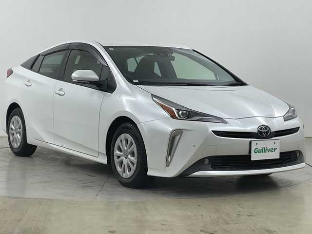 トヨタ プリウス SセーフティプラスⅡ 道央・札幌 2021(令3)年 6.5万km プラチナホワイトパールマイカ ・4WD/寒冷地仕様/・純正SDナビ/・CD/DVD/SD/フルセグTV/・Bluetooth接続/・トヨタセーフティセンス/・プリクラッシュセーフティ/・レーダークルーズコントロール/・ブラインドスポットモニター/・レーンキープアシスト/バックカメラ/・LEDオートライト/オートハイビーム/・社外前後ドライブレコーダー/・ワイパーデアイサー/・ビルトインETC/・ステアリングスイッチ
