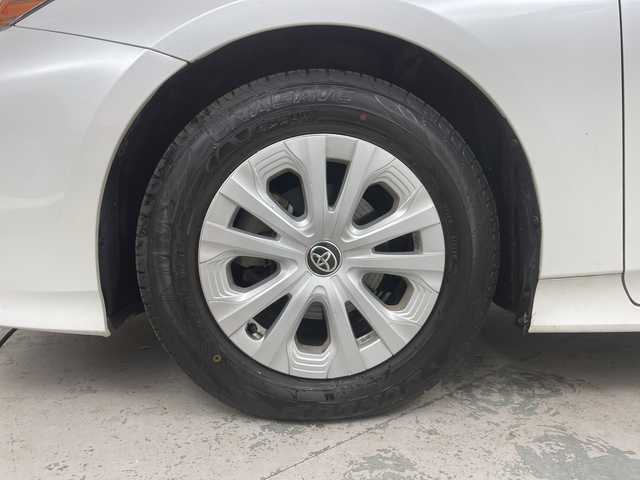 トヨタ プリウス SセーフティプラスⅡ 道央・札幌 2021(令3)年 6.5万km プラチナホワイトパールマイカ ・4WD/寒冷地仕様/・純正SDナビ/・CD/DVD/SD/フルセグTV/・Bluetooth接続/・トヨタセーフティセンス/・プリクラッシュセーフティ/・レーダークルーズコントロール/・ブラインドスポットモニター/・レーンキープアシスト/バックカメラ/・LEDオートライト/オートハイビーム/・社外前後ドライブレコーダー/・ワイパーデアイサー/・ビルトインETC/・ステアリングスイッチ