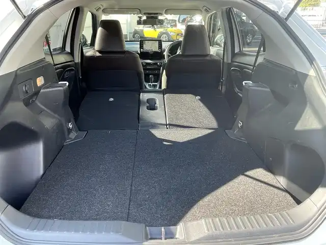 トヨタ ヤリスクロス ハイブリッド Z 愛知県 2022(令4)年 3.9万km ホワイトパールクリスタルシャイン ワンオーナー/純ディスプレイオーディオナビ/パノラマビューカメラ/ハーフレザーシート/トヨタセーフティセンス/レーダークルーズコントロール/純18インチAW/ETC2.0/保証書　取説/スペアキー