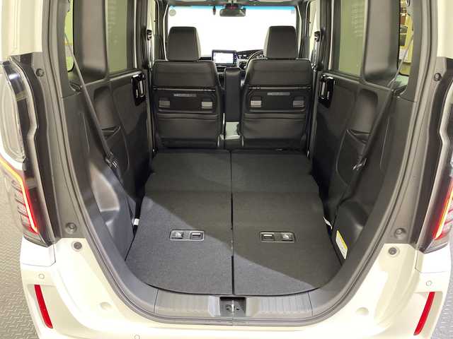 ホンダ Ｎ ＢＯＸ カスタム L ターボ 愛媛県 2021(令3)年 2.1万km プラチナホワイトパール 純正8型ナビ　ハーフレザーシート　両側電動スライドドア　ドライブレコーダー　コーナーセンサー　アダプティブクルーズコントロール　衝突被害軽減ブレーキ　シートヒーター　ＬＥＤヘッドライト　禁煙車