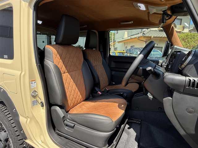 スズキ ジムニー XC 静岡県 2021(令3)年 0.6万km シフォンアイボリーメタリックブラック2トーンルーフ ワンオーナー・新車時保証書/走行5704キロ（登録時）/検査R8年3月24日まで/4WD・ターボ/デュアルセンサーブレーキサポート/BATTLEZリフトアップセット/　・ショックアブソーバー前後/　・コイルスプリング前後/　・ラテラルロッド前後/　・車高3インチアップ/JAOSフロントバンパー/JAOSリヤバンパー/JAOSフロントグリル/JAOSドアハンドルプロテクター/JAOSフェンダーガーニッシュ/JAOSスキッドプレート/SUXONマフラー片側サイド2本出し/社外16インチAW&TOYOホワイトレター/カロッツェリア9V型HDモニター/　・Bluetooth/USB/チューナーDSP/      メインユニット  (DMH-SF700)/バックカメラ/ETC/車載用Wi-Fiルーター(DCT-WR100D)/　別途ドコモ契約必要/前後ドライブレコーダー機能付き/　9.66インチ　フルデジタルインナーミラー/アルカンターラハーフレザーシート/アルカンターラ天ばり（シート同調）/前席シートヒーター/クルーズコントロール/スマートキー×2・プッシュスタート/LEDヘッドライト/LEDフォグランプ/LED室内灯/純正フロアマット/WエアB＋ABS/車両取説あり