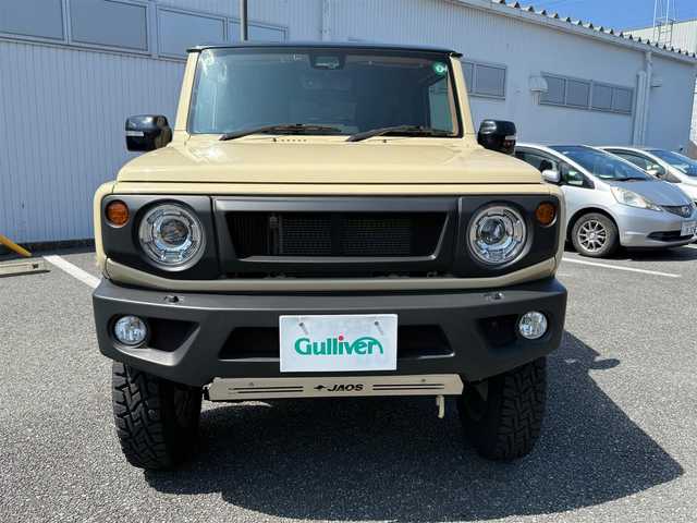 スズキ ジムニー XC 静岡県 2021(令3)年 0.6万km シフォンアイボリーメタリックブラック2トーンルーフ ワンオーナー・新車時保証書/走行5704キロ（登録時）/検査R8年3月24日まで/4WD・ターボ/デュアルセンサーブレーキサポート/BATTLEZリフトアップセット/　・ショックアブソーバー前後/　・コイルスプリング前後/　・ラテラルロッド前後/　・車高3インチアップ/JAOSフロントバンパー/JAOSリヤバンパー/JAOSフロントグリル/JAOSドアハンドルプロテクター/JAOSフェンダーガーニッシュ/JAOSスキッドプレート/SUXONマフラー片側サイド2本出し/社外16インチAW&TOYOホワイトレター/カロッツェリア9V型HDモニター/　・Bluetooth/USB/チューナーDSP/      メインユニット  (DMH-SF700)/バックカメラ/ETC/車載用Wi-Fiルーター(DCT-WR100D)/　別途ドコモ契約必要/前後ドライブレコーダー機能付き/　9.66インチ　フルデジタルインナーミラー/アルカンターラハーフレザーシート/アルカンターラ天ばり（シート同調）/前席シートヒーター/クルーズコントロール/スマートキー×2・プッシュスタート/LEDヘッドライト/LEDフォグランプ/LED室内灯/純正フロアマット/WエアB＋ABS/車両取説あり