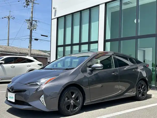 トヨタ プリウス S ツーリングセレクション 和歌山県 2016(平28)年 6.7万km グレーメタリック 純正ナビ/バックカメラ/フルセグTV/（BT/CD/DVD/MSV)/プリクラッシュセーフティー/横滑り防止機能/ステアリングスイッチ/前席シートヒーター/純正フロアマット/純正17インチアルミ/ドアバイザー/ウインカードアミラー/シフトレバー社外/レザーシート/シートヒーター/キセノンヘッドライト/フォグランプ/フルオートパワーウィンドウ/ドアバイザー/プッシュスタート