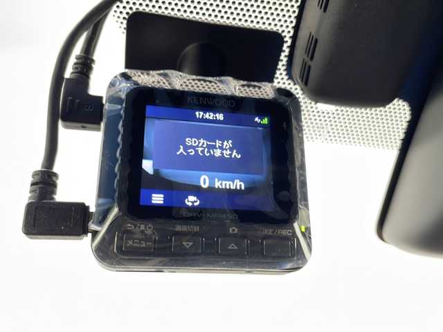 トヨタ ハリアー プレミアム 宮崎県 2018(平30)年 7.7万km ホワイトパールクリスタルシャイン ワンオーナー/サンルーフ/社外9インチフローティングナビ/ CD DVD BTオーディオ フルセグTV/バックカメラ/パワーバックドア/前後クリアランスソナー /プリクラッシュセーフティ/レーンディパーチャーアラート/レーダークルーズコントロール/オートマチックハイビーム/電子オートパーキング/前後ドライブレコーダー/運転席パワーシート/ウッドコンビレザーステア/ステアリングリモコン/社外レーダー/スマートキー2ケ/スマートカードキー/ETC