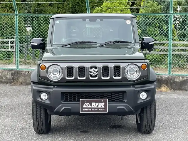スズキ ジムニー ノマド FC 千葉県 2025(令7)年 0.1万km未満 Ｄグリーン 【登録済未使用車5ドアジムニーノマド】/4WD/デュアルカメラブレーキサポート/アイドリングSTOP/ヒルホールドコントロール/アダクティブクルーズコントロール/LEDヘッドライト/フォグランプ/コーナーセンサー/前席シートヒーター/純正フロアマット