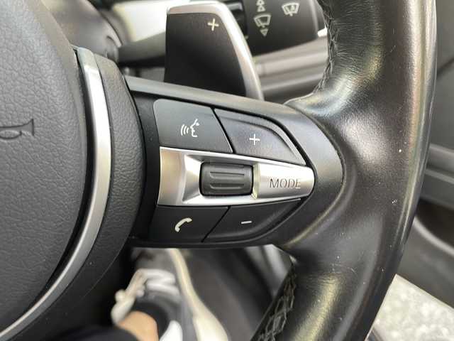 ＢＭＷ ５２３ｄ Mスポーツ 大阪府 2015(平27)年 10.3万km カーボンブラックM 純正メモリナビ/・FM/AM/Bluetooth/・ワンセグテレビ/ETC/ドライブレコーダー/バックカメラ/衝突軽減ブレーキ/レーンキープアシスト/クルーズコントロール/盗難防止装置/革巻きステアリング/ステアリングリモコン/パドルシフト/メモリシート（D席）/パワーシート（D席+N席）/コーナーセンサー/LEDヘッドライト/オートライト/オートエアコン/スマートキー×1/プッシュスタート/12V電源/USBジャック/純正18インチアルミホイール/フロアマット/取扱説明書/ナビ取扱説明書