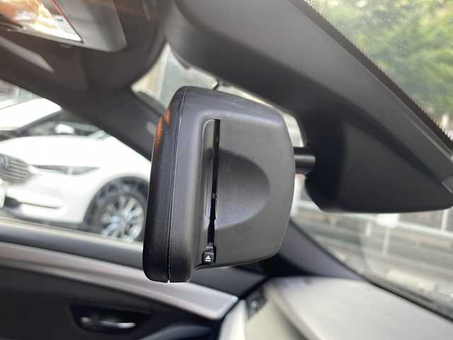ＢＭＷ ５２３ｄ Mスポーツ 大阪府 2015(平27)年 10.3万km カーボンブラックM 純正メモリナビ/・FM/AM/Bluetooth/・ワンセグテレビ/ETC/ドライブレコーダー/バックカメラ/衝突軽減ブレーキ/レーンキープアシスト/クルーズコントロール/盗難防止装置/革巻きステアリング/ステアリングリモコン/パドルシフト/メモリシート（D席）/パワーシート（D席+N席）/コーナーセンサー/LEDヘッドライト/オートライト/オートエアコン/スマートキー×1/プッシュスタート/12V電源/USBジャック/純正18インチアルミホイール/フロアマット/取扱説明書/ナビ取扱説明書