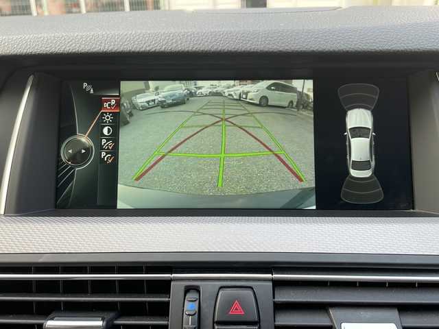 ＢＭＷ ５２３ｄ Mスポーツ 大阪府 2015(平27)年 10.3万km カーボンブラックM 純正メモリナビ/・FM/AM/Bluetooth/・ワンセグテレビ/ETC/ドライブレコーダー/バックカメラ/衝突軽減ブレーキ/レーンキープアシスト/クルーズコントロール/盗難防止装置/革巻きステアリング/ステアリングリモコン/パドルシフト/メモリシート（D席）/パワーシート（D席+N席）/コーナーセンサー/LEDヘッドライト/オートライト/オートエアコン/スマートキー×1/プッシュスタート/12V電源/USBジャック/純正18インチアルミホイール/フロアマット/取扱説明書/ナビ取扱説明書