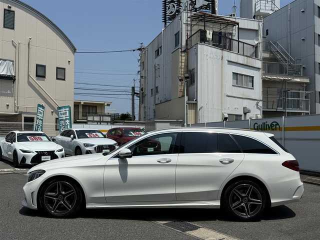 メルセデス・ベンツ Ｃ２２０ｄ ワゴン ローレウスエディション 愛知県 2021(令3)年 4.5万km ポーラホワイト /後期最終モデル//禁煙//正規ディーラー車//AMGライン//レーザーセーフティパッケージ//メーカーナビ//フルセグ//SD/USB/BT/AM/FM//AppleCarPlay/AndroidAuto//バックカメラ//ETC2.0//ワイヤレス充電//ハーフレザーシート//メモリ付パワーシート//シートヒーター//純正18AW//パワーバックドア//LEDオートライト//インテリジェントライトシステム//革巻きステアリング//ステアリングスイッチ//パドルシフト//電子パーキング//オートホールド//アクティブブレーキアシスト//アテンションアシスト//レーンチェンジアシスト//ブラインドスポットアシスト//道路標識アシスト//アイドリングストップ//レーダークルーズコントロール//オートリトラウィンカーミラー//ルーフレール//純正フロアマット/トノカバー//スマートキー//プッシュスタート//保証書//取扱説明書//記録簿//スペアキー