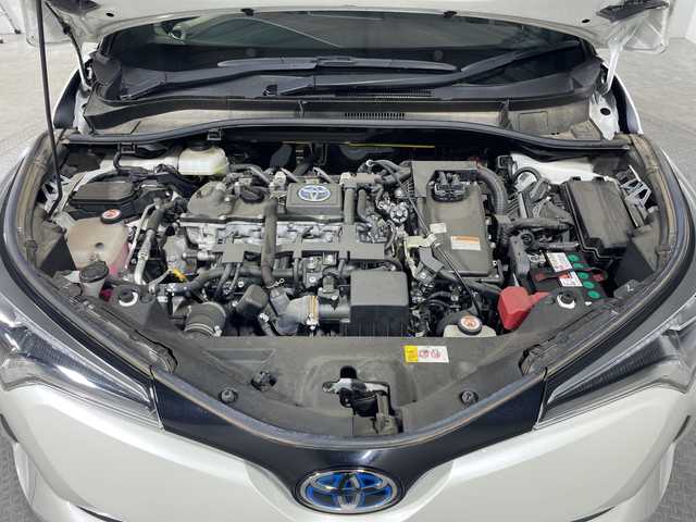 トヨタ Ｃ－ＨＲ G 神奈川県 2019(令1)年 1.8万km ホワイトパールクリスタルシャイン 純正7インチメモリーナビ　【NSZT-W68T】　/フルセグTV/AM/FM/CD/DVD/Bluetooth　/バックカメラ　/TOYOTA SAFETY SENCE/プリクラッシュセーフティシステム　/レーダークルーズコントロール　/LDA　/BSM　/クリアランスソナー　/オートマチックハイビーム　/前席シートヒーター　/スマートキー×２　/ドアバイザー　/フロアマット　/フォグランプ　/ETC2.0