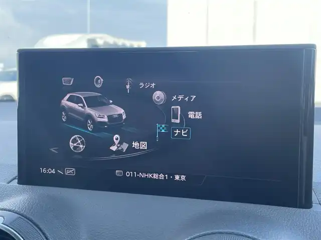 アウディ Ｑ２ 1．0 TFSI スポーツ 東京都 2018(平30)年 3.8万km 赤 ワンオーナー/黒革シート/純正ナビ／ＴＶ/Ｂカメラ/バーチャルコックピット/パワーバックドア/ドライブレコーダー