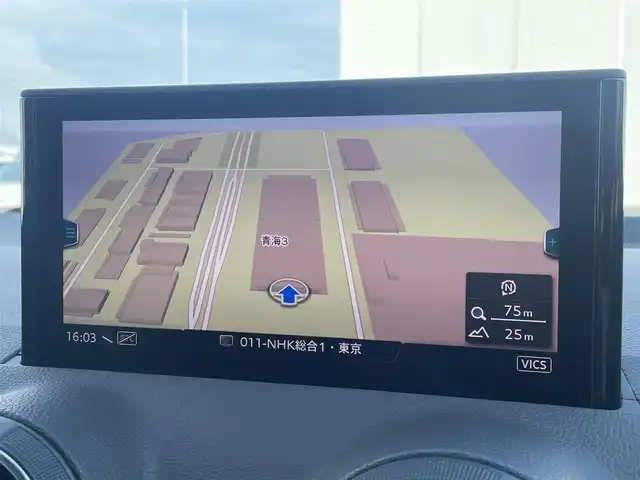 アウディ Ｑ２ 1．0 TFSI スポーツ 東京都 2018(平30)年 3.8万km 赤 ワンオーナー/黒革シート/純正ナビ／ＴＶ/Ｂカメラ/バーチャルコックピット/パワーバックドア/ドライブレコーダー