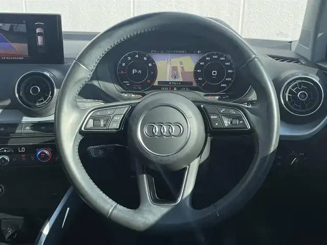 アウディ Ｑ２ 1．0 TFSI スポーツ 東京都 2018(平30)年 3.8万km 赤 ワンオーナー/黒革シート/純正ナビ／ＴＶ/Ｂカメラ/バーチャルコックピット/パワーバックドア/ドライブレコーダー