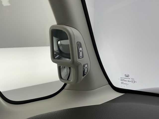 ホンダ Ｎ ＢＯＸ L 長野県 2023(令5)年 1.2万km ブリティッシュグリーンP 社外SDナビ（FM/AM/CD/Bluetooth/ワンセグTV）/HONDA SENSING/・衝突軽減ブレーキ/・先行車発進お知らせ機能/・路外逸脱抑制機能/・標識認識機能/・レーンキープアシスト/追従機能付きクルコン/電子パーキングブレーキ/オートブレーキホールド/プッシュスタート/アイドリングストップ/スマートキー/Wエアバッグ/ステアリングスイッチ/LEDヘッドライト/オートライト/ヘッドライトレベライザー/ドアバイザー/リアサンシェード/セカンドシートテーブル/純正フロアマット/純正ホイールキャップ付きスチールホイール/取扱説明書/スペアキー×1