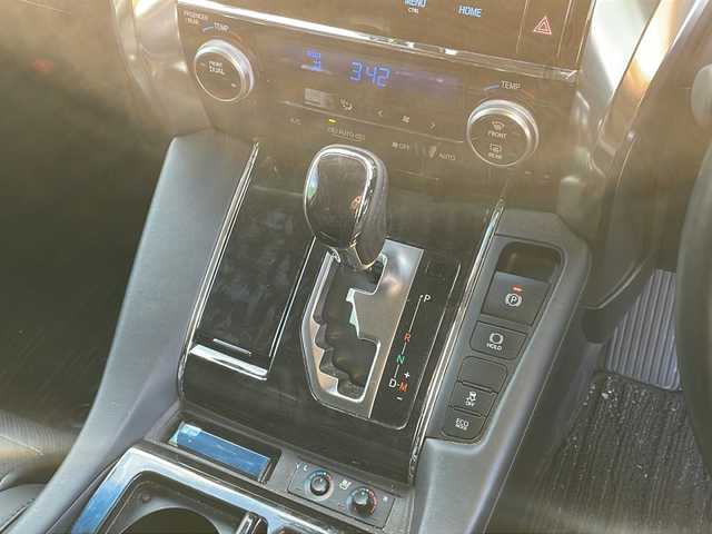 トヨタ ヴェルファイア Z Gエディション 新潟県 2018(平30)年 5.6万km ホワイトパールクリスタルシャイン 　ワンオーナー/　フルセグテレビ/　バックカメラ/　ウィンカーミラー/　クルーズコントロール/　ドアバイザー/　プッシュスタート/　両側パワースライドドア/　ETC/　LEDヘッドライト/　フリップダウンモニター/　レザーシート/　シートヒーター/　シートクーラー/　車高調/　純正足回り有り/　純正OPアルミホイール