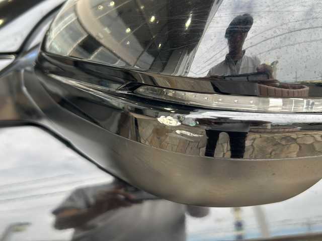 ホンダ ヴェゼル ハイブリッド Z 静岡県 2014(平26)年 9.5万km クリスタルブラックパール 純正ナビ/・AM/FM/・CD/DVD/・USB/・iPod/・Bluetooth/・フルセグTV/・HDMI/主要装備/・バックカメラ/・運転席＋助手席シートヒーター/・本革シート/・ＬＥＤヘッドライト/・シティブレーキアクティブシステム/・サイドカーテンエアバッグ/・純正１７インチアルミ/・オートライト/・クルーズコントロール/・リアクティブフォースペダル