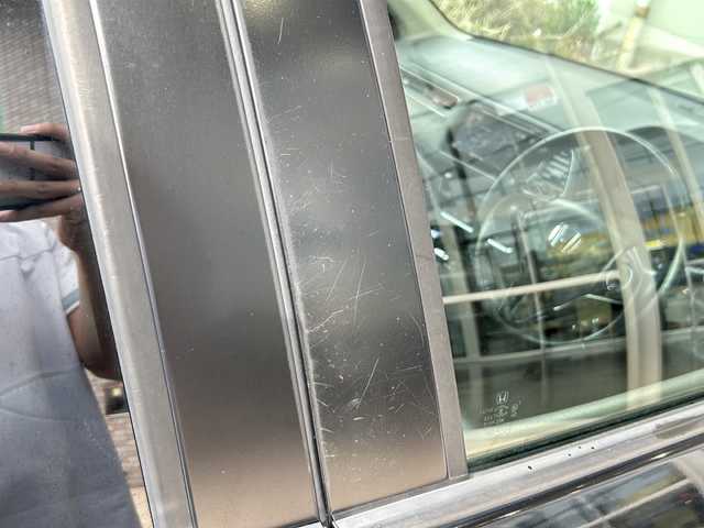 ホンダ ヴェゼル ハイブリッド Z 静岡県 2014(平26)年 9.5万km クリスタルブラックパール 純正ナビ/・AM/FM/・CD/DVD/・USB/・iPod/・Bluetooth/・フルセグTV/・HDMI/主要装備/・バックカメラ/・運転席＋助手席シートヒーター/・本革シート/・ＬＥＤヘッドライト/・シティブレーキアクティブシステム/・サイドカーテンエアバッグ/・純正１７インチアルミ/・オートライト/・クルーズコントロール/・リアクティブフォースペダル