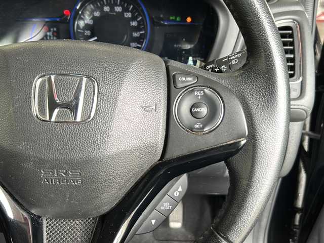 ホンダ ヴェゼル ハイブリッド Z 静岡県 2014(平26)年 9.5万km クリスタルブラックパール 純正ナビ/・AM/FM/・CD/DVD/・USB/・iPod/・Bluetooth/・フルセグTV/・HDMI/主要装備/・バックカメラ/・運転席＋助手席シートヒーター/・本革シート/・ＬＥＤヘッドライト/・シティブレーキアクティブシステム/・サイドカーテンエアバッグ/・純正１７インチアルミ/・オートライト/・クルーズコントロール/・リアクティブフォースペダル
