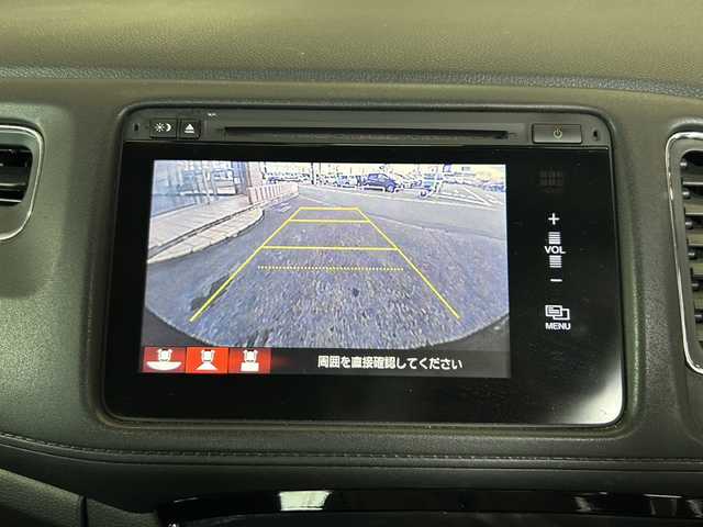 ホンダ ヴェゼル ハイブリッド Z 静岡県 2014(平26)年 9.5万km クリスタルブラックパール 純正ナビ/・AM/FM/・CD/DVD/・USB/・iPod/・Bluetooth/・フルセグTV/・HDMI/主要装備/・バックカメラ/・運転席＋助手席シートヒーター/・本革シート/・ＬＥＤヘッドライト/・シティブレーキアクティブシステム/・サイドカーテンエアバッグ/・純正１７インチアルミ/・オートライト/・クルーズコントロール/・リアクティブフォースペダル