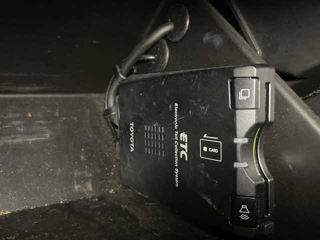 トヨタ ８６ GT 愛知県 2012(平24)年 7.1万km サテンホワイトパール 禁煙車/6速MT/純正7インチナビ/（CD/AM/FM/Bluetooth/ワンセグTV/SD)/バックカメラ/社外エアロ/（フロント/リア/サイド）/ETC/純正17インチアルミホイール/スマートキー/スペアキー1本/プッシュスタート/LEDヘッドライト/フロントフォグランプ/オートライト/横滑り防止装置/純正フロアマット