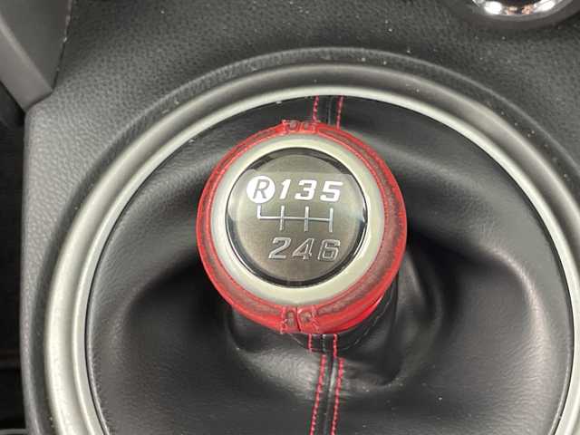 トヨタ ８６ GT 愛知県 2012(平24)年 7.1万km サテンホワイトパール 禁煙車/6速MT/純正7インチナビ/（CD/AM/FM/Bluetooth/ワンセグTV/SD)/バックカメラ/社外エアロ/（フロント/リア/サイド）/ETC/純正17インチアルミホイール/スマートキー/スペアキー1本/プッシュスタート/LEDヘッドライト/フロントフォグランプ/オートライト/横滑り防止装置/純正フロアマット