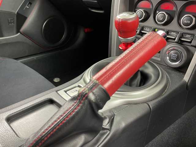 トヨタ ８６ GT 愛知県 2012(平24)年 7.1万km サテンホワイトパール 禁煙車/6速MT/純正7インチナビ/（CD/AM/FM/Bluetooth/ワンセグTV/SD)/バックカメラ/社外エアロ/（フロント/リア/サイド）/ETC/純正17インチアルミホイール/スマートキー/スペアキー1本/プッシュスタート/LEDヘッドライト/フロントフォグランプ/オートライト/横滑り防止装置/純正フロアマット