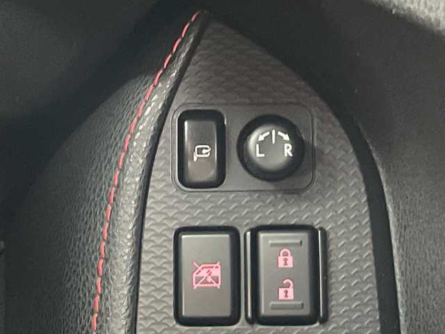 トヨタ ８６ GT 愛知県 2012(平24)年 7.1万km サテンホワイトパール 禁煙車/6速MT/純正7インチナビ/（CD/AM/FM/Bluetooth/ワンセグTV/SD)/バックカメラ/社外エアロ/（フロント/リア/サイド）/ETC/純正17インチアルミホイール/スマートキー/スペアキー1本/プッシュスタート/LEDヘッドライト/フロントフォグランプ/オートライト/横滑り防止装置/純正フロアマット