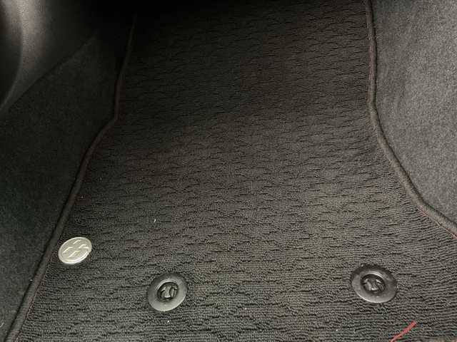 トヨタ ８６ GT 愛知県 2012(平24)年 7.1万km サテンホワイトパール 禁煙車/6速MT/純正7インチナビ/（CD/AM/FM/Bluetooth/ワンセグTV/SD)/バックカメラ/社外エアロ/（フロント/リア/サイド）/ETC/純正17インチアルミホイール/スマートキー/スペアキー1本/プッシュスタート/LEDヘッドライト/フロントフォグランプ/オートライト/横滑り防止装置/純正フロアマット