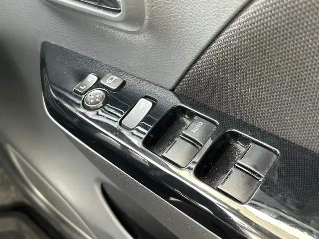 スズキ ワゴンＲ スティングレー T 福岡県 2013(平25)年 8.5万km スチールシルバーM ケンウッドナビ/（AM/FM/CD/DVD/USB/BT/SD/フルセグ）/ETC/バックカメラ/純正15インチアルミホイール/オートライト/フォグランプ/フロアマット/プッシュスタート/スマートキー/スペアキー/アイドリングストップ/ドアバイザー/電動格納ミラー/ステアリングスイッチ/パドルシフト/ターボ/Wエアバッグ/ISO FIX/保証書・取扱説明書