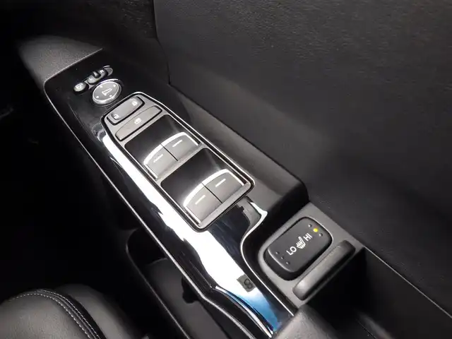 ホンダ オデッセイ ハイブリッド e:HEVアブソルート EXブラックED 千葉県 2024(令6)年 0.3万km プラチナホワイトパール ホンダセンシング/・衝突軽減ブレーキ（CMBS）/・車線維持支援システム（LKAS）/・アダプティブクルーズコントロール（ACC）/・ブラインドスポットインフォメーション/・後方誤発進抑制機能/・誤発進抑制機能/パワーバックドア/両側パワースライドドア/レザーシート/前席パワーシート/シートヒーター/後席オットマン/ワイヤレス充電/純正メモリーナビ/地デジTV/【DVD/CD再生機能　Bluetooth接続】/【Apple CarPlay　Android Auto対応】/マルチビューカメラシステム/革巻きステアリング/ステアリングスイッチ/パドルシフト/ドライブレコーダー（前後撮影）/ETC（2.0）/LEDヘッドライト/フォグライト/ウインカーミラー/コーナーセンサー/純正18インチアルミホイル/サイド/カーテンエアバッグ/Honda スマートキー