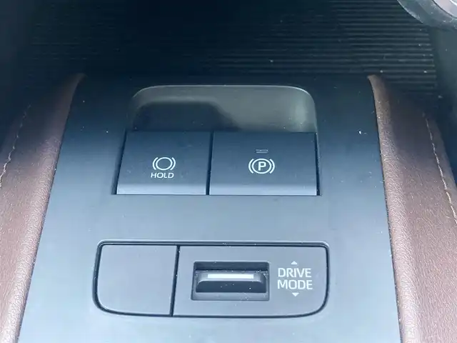 トヨタ ハリアー Z レザーパッケージ 島根県 2020(令2)年 6万km プレシャスブラックパール ワンオーナー /メーカーOPナビ(BT/フルセグ/USB)/全方位カメラ/調光パノラマルーフ /JBLサウンド/トヨタセーフティーセンス/ ・プリクラッシュセーフティー/ ・レーントレーシングアシスト/ ・ブラインドスポットモニター/ ・クリアランスソナー/ ・リヤクロストラフィックアラート/ ・ロードサインアシスト/ ・レーダークルーズコントロール/ヘッドラップディスプレイ/デジタルインナーミラー /ミラー一体型前後ドライブレコーダー/前席パワーシート/前席シートヒーター /前席シートベンチレーション/ステアリングヒーター/ビルトインETC2.0/純正フロアマット/純正ドアバイザー/取扱説明書/保証書